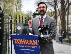 33 Yaşındaki Zohran Mamdani, New York Belediye Başkanlığı Önseçimini Kazandı