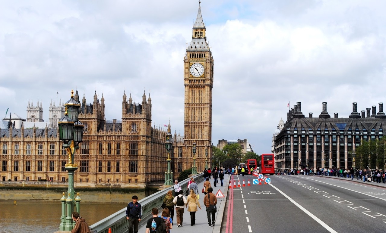 İngiltere’de Mülteci Sistemi Sertleşiyor