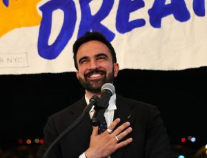 New York’ta tarihi zafer Mamdani Trump’a göz kırptı Demokratlar coştu